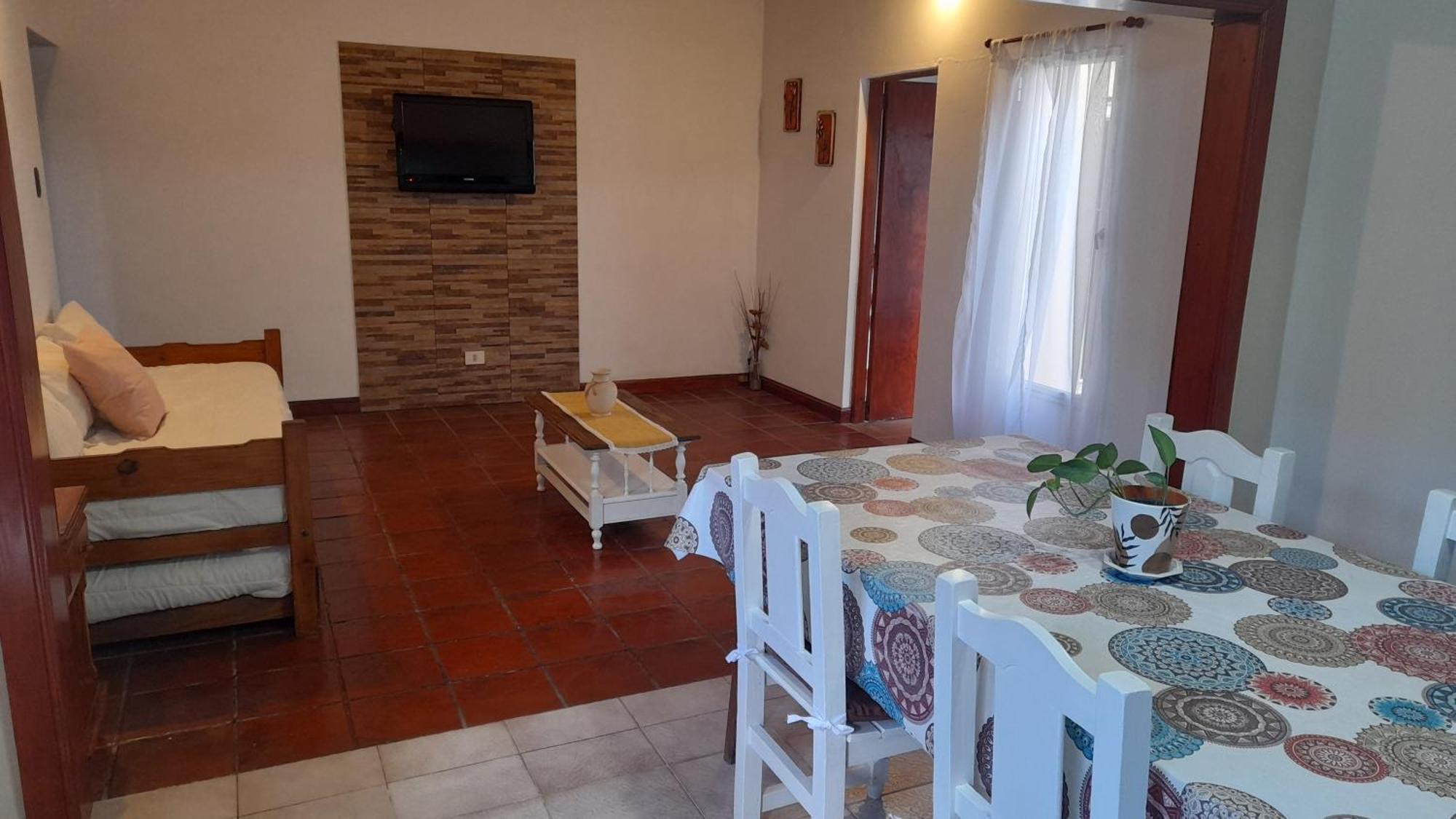 Delmar Apartment *